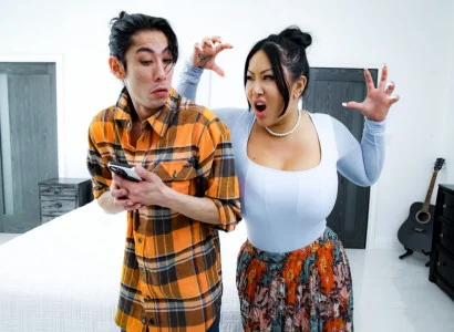 Con trai ấy mang lại cho mẹ kế xăm trổ hàng múp cực khoái